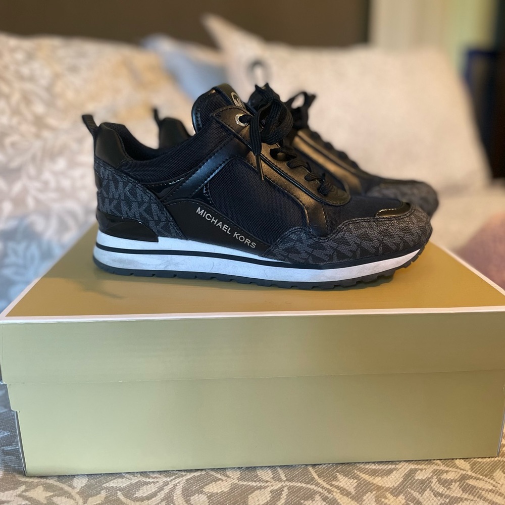 Black Michael Kors Women’s size 6.5 Wilma Trainers